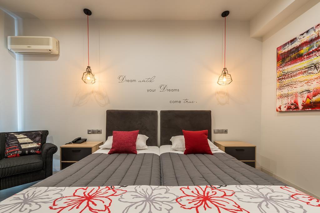 Filoxenia Hotel & Spa กาลาวริตา ภายนอก รูปภาพ
